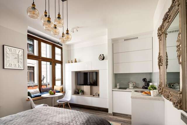 Апартаменты Art Design King Bed Studio Apartment In Old Town Рига-4