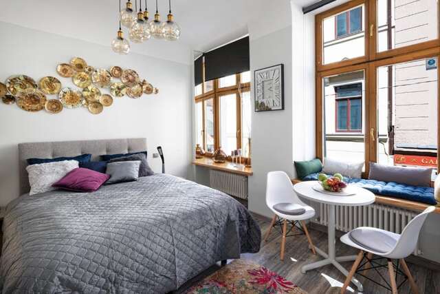 Апартаменты Art Design King Bed Studio Apartment In Old Town Рига-40